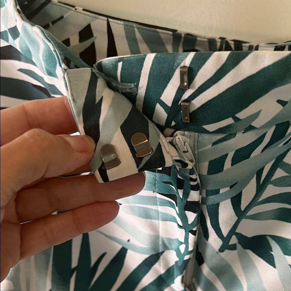 White House Black Market Green and White Leaf Shorts - Picture 3 of 6